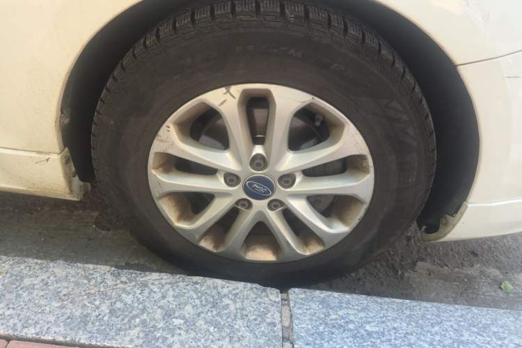Used Ford Focus 2012 Hatchback Classic 1.8L Manual Base Model Right Front Wheel Hub