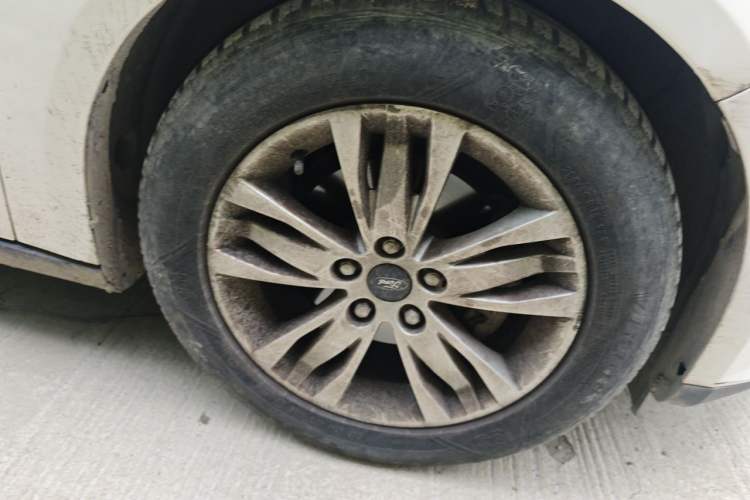 Used Ford Focus 2012 Hatchback 1.6L Automatic Comfort Model Right Front Wheel Hub