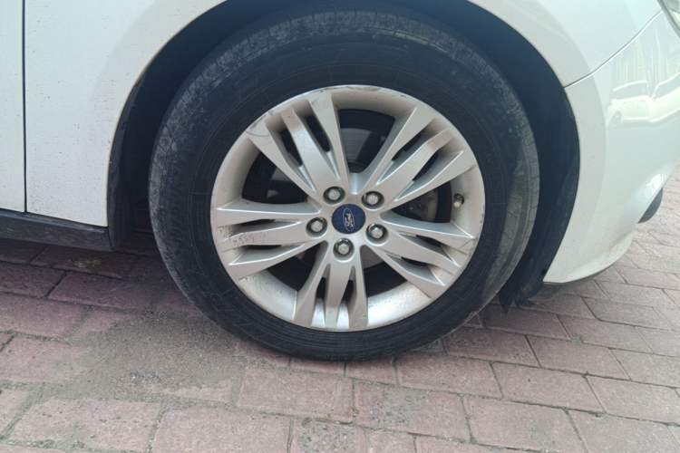 Used Ford Focus 2012 Hatchback 1.6L Manual Comfort Model Right Front Wheel Hub