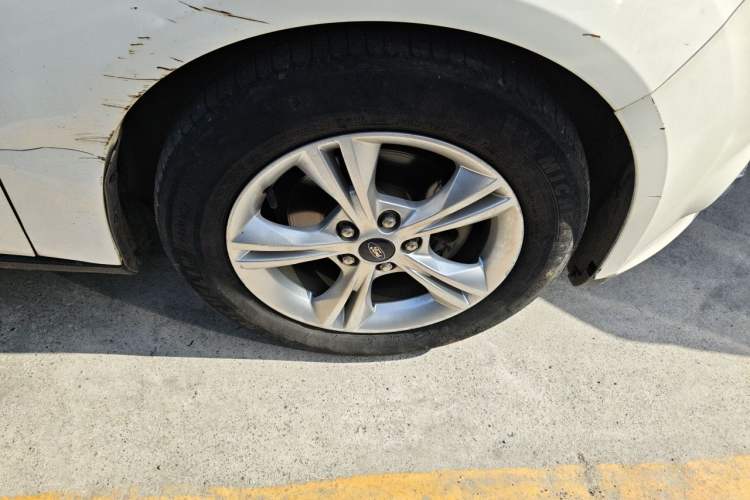 Used Ford Focus 2012 Hatchback 1.6L Automatic Fashion Edition Right Front Wheel Hub