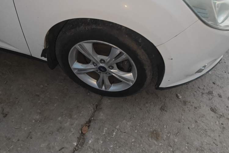 Used Ford Focus 2012 Hatchback 1.6L Automatic Fashion Edition Right Front Wheel Hub