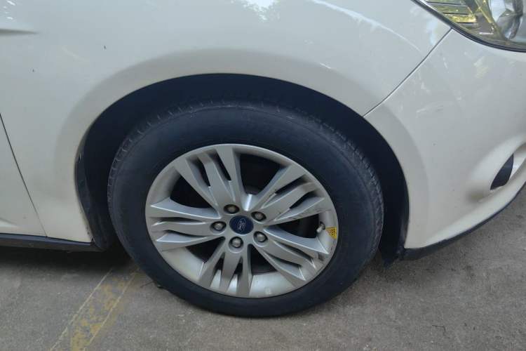 Used Ford Focus 2012 Hatchback 1.6L Manual Comfort Model Right Front Wheel Hub