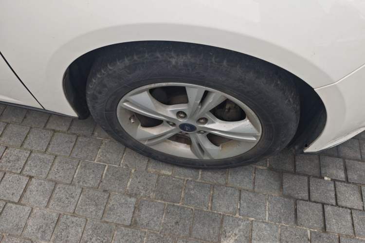 Used Ford Focus 2012 Sedan 1.6L Automatic Fashion Edition Right Front Wheel Hub