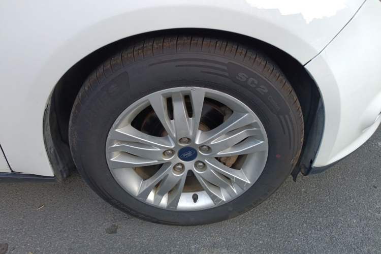 Used Ford Focus 2012 Hatchback 1.6L Manual Comfort Model Right Front Wheel Hub