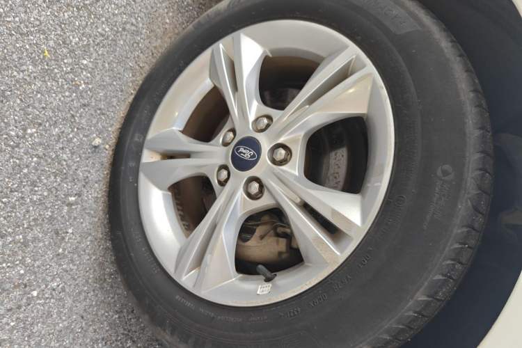 Used Ford Focus 2012 Hatchback 1.6L Manual Fashion Edition Right Front Wheel Hub