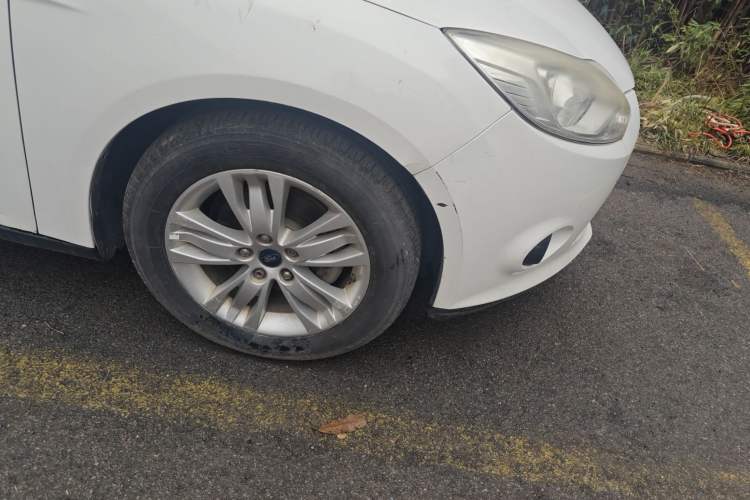 Used Ford Focus 2012 Hatchback 1.6L Automatic Comfort Model Right Front Wheel Hub