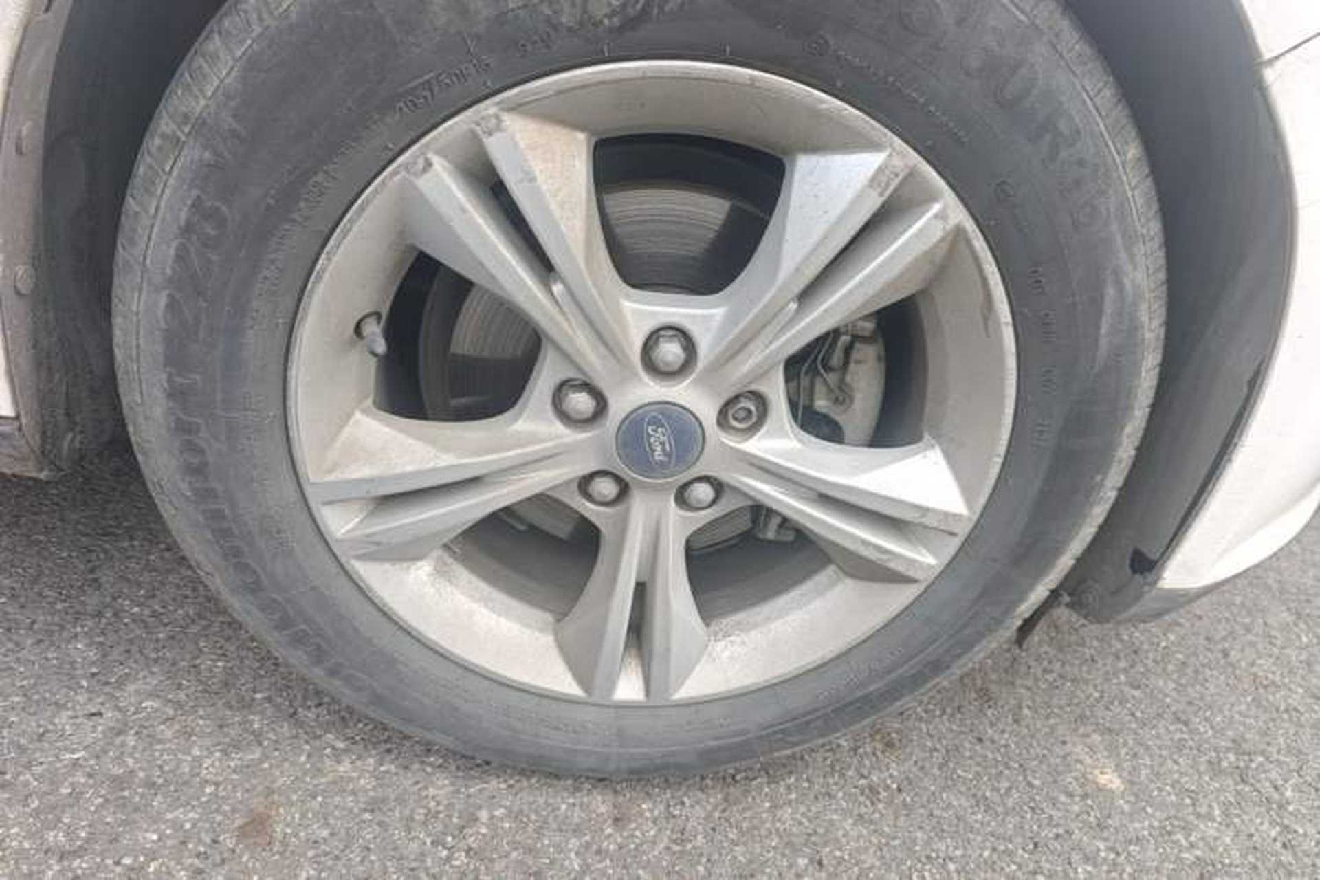Used Ford Focus 2012 Hatchback 1.6L Automatic Fashion Edition Right Front Wheel Hub