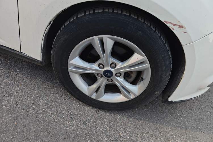 Used Ford Focus 2012 Sedan 1.6L Automatic Fashion Edition Right Front Wheel Hub