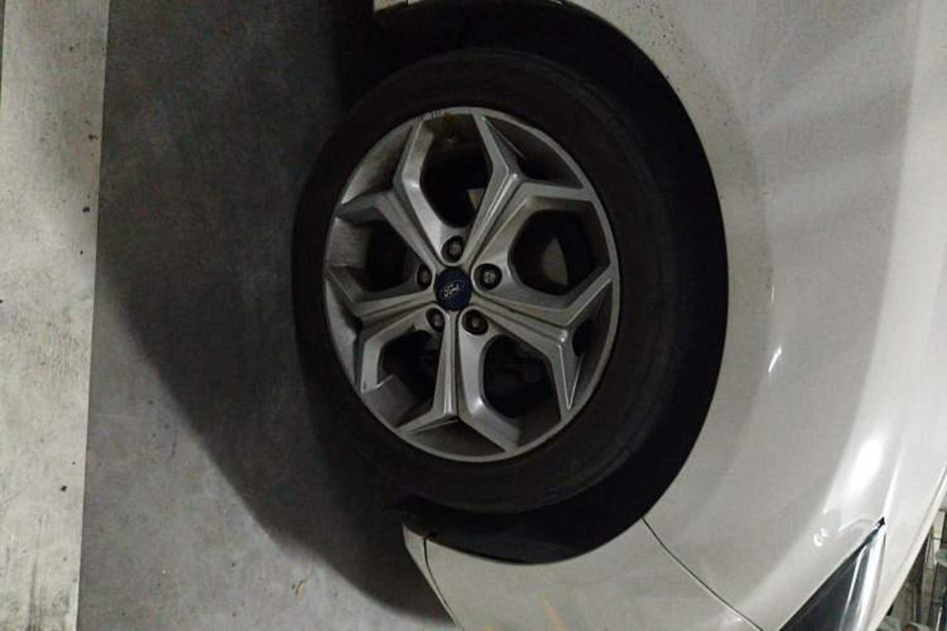Used Ford Focus 2012 Hatchback 2.0L Automatic Luxury Sport Model Right Front Wheel Hub