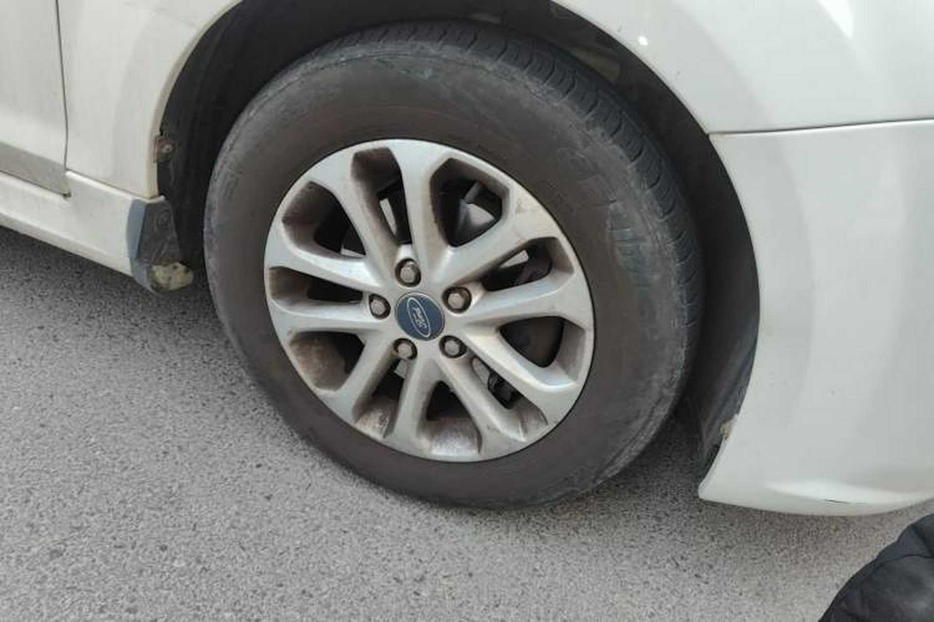 Used Ford Focus 2012 Hatchback Classic 1.8L Manual Fashion Edition Right Front Wheel Hub