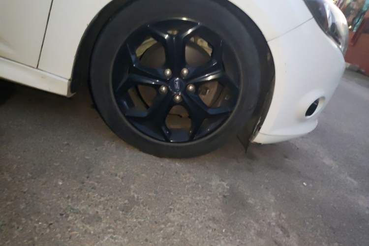 Used Ford Focus 2012 Hatchback 2.0L Automatic Luxury Sport Model Right Front Wheel Hub
