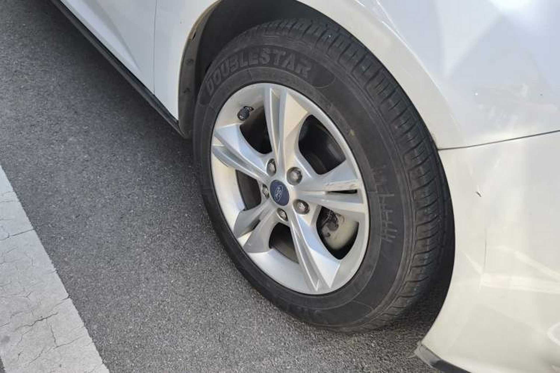 Used Ford Focus 2012 Sedan 1.6L Manual Fashion Edition Right Front Wheel Hub