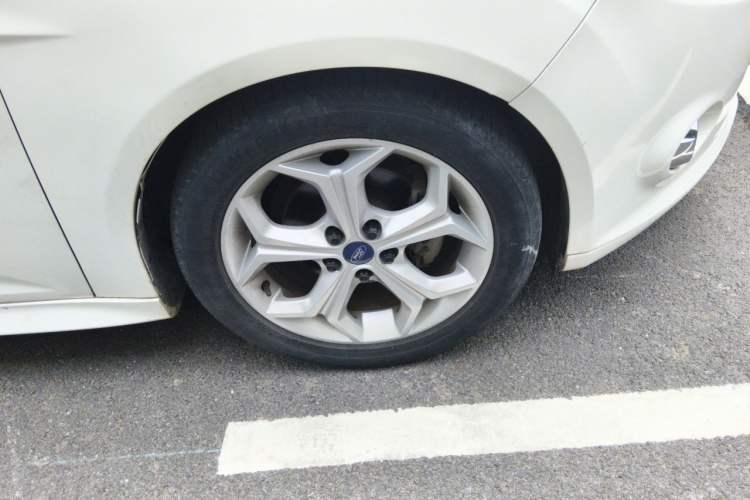 Used Ford Focus 2012 Hatchback 2.0L Automatic Luxury Sport Model Right Front Wheel Hub