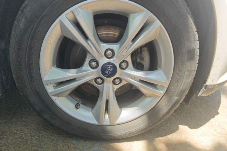 Used Ford Focus 2012 Hatchback 1.6L Manual Fashion Edition Right Front Wheel Hub