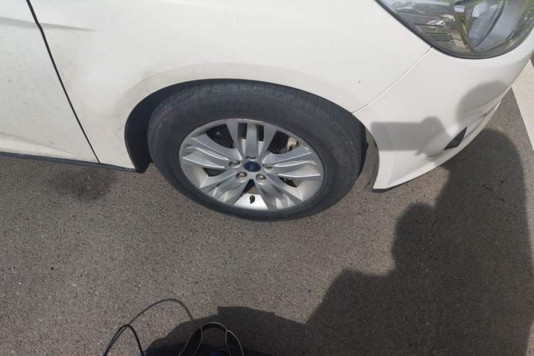 Used Ford Focus 2012 Hatchback 1.6L Automatic Comfort Model Right Front Wheel Hub