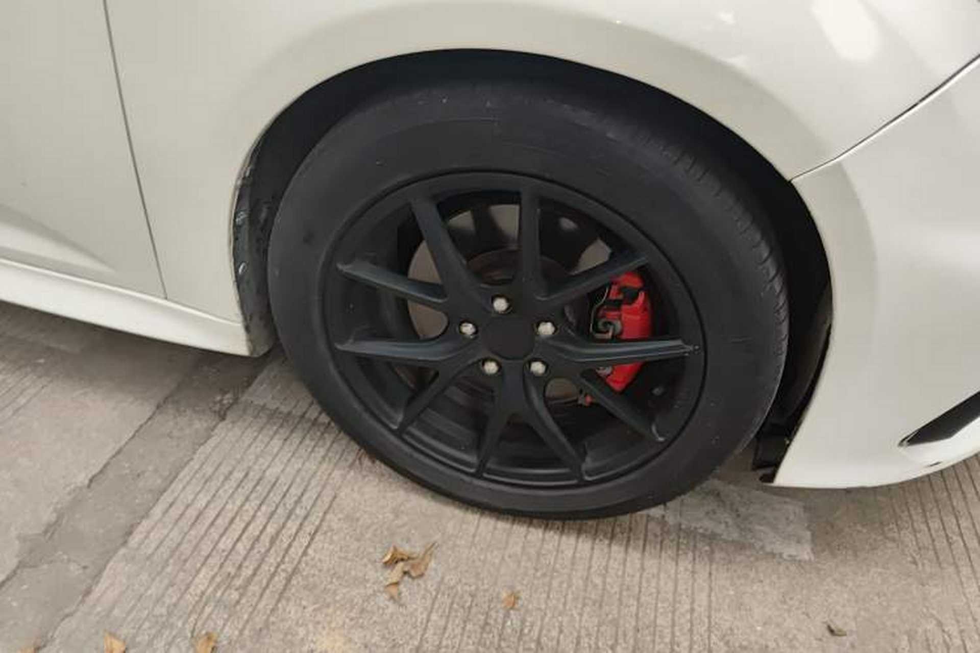 Used Ford Focus 2012 Hatchback 2.0L Manual Luxury Sport Model Right Front Wheel Hub