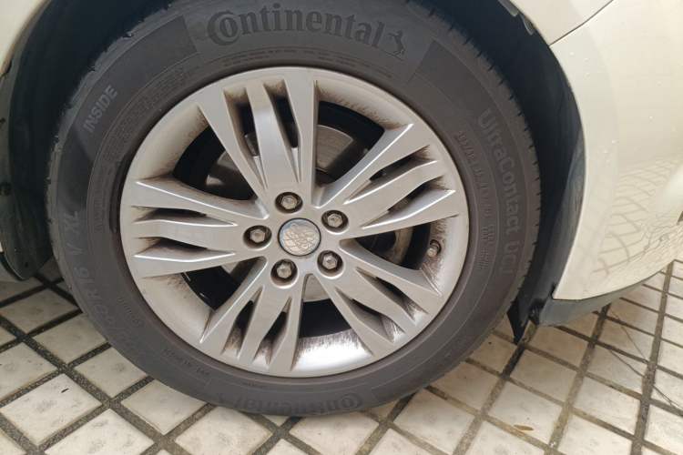 Used Ford Focus 2012 Hatchback 1.6L Automatic Comfort Model Right Front Wheel Hub