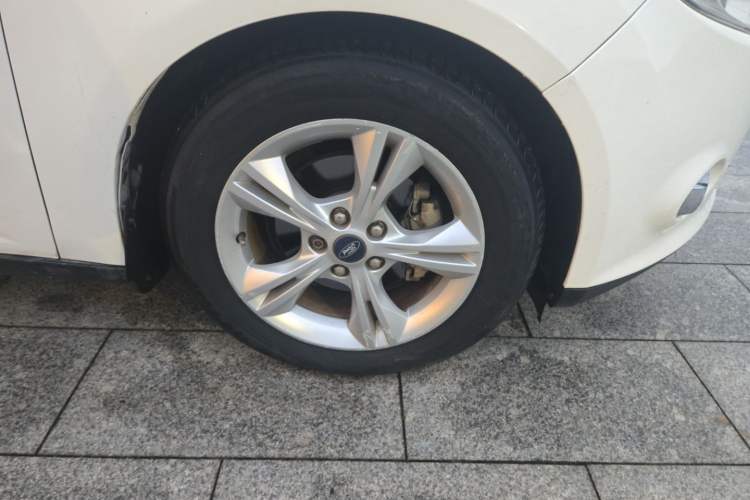 Used Ford Focus 2012 Hatchback 1.6L Automatic Fashion Edition Right Front Wheel Hub