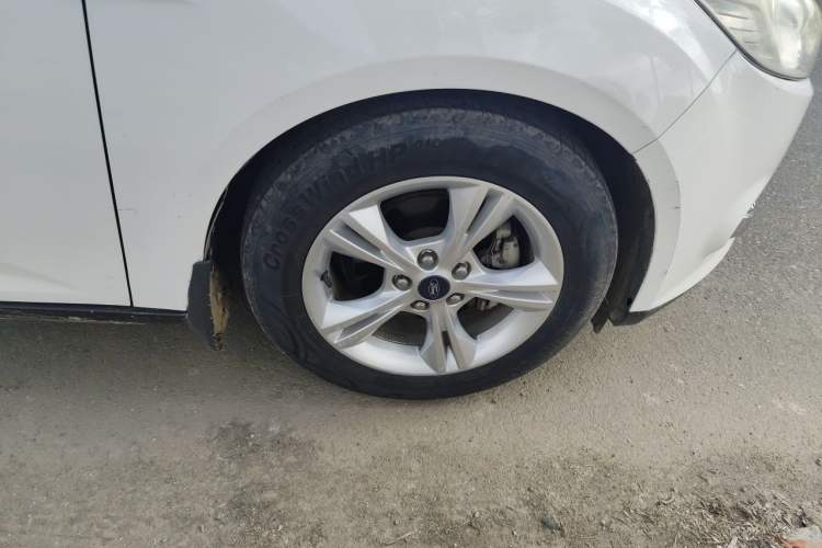 Used Ford Focus 2012 Hatchback 1.6L Automatic Fashion Edition Right Front Wheel Hub