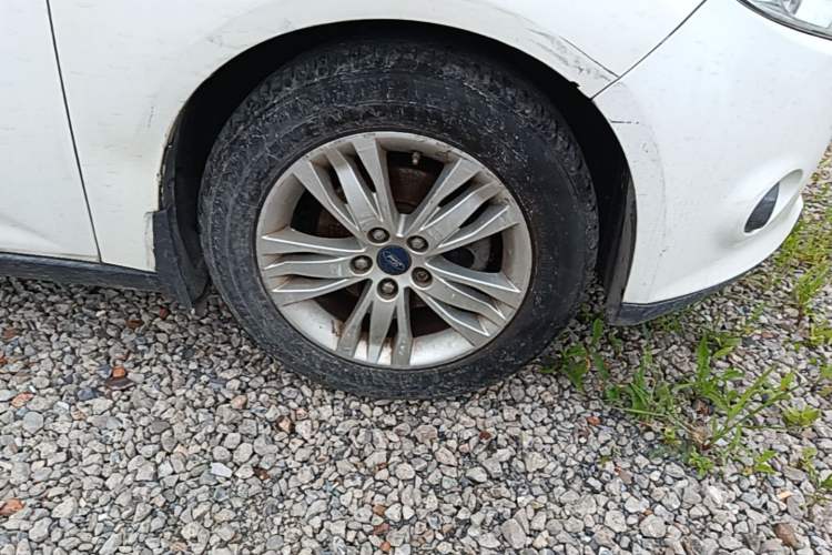 Used Ford Focus 2012 Sedan 1.6L Manual Comfort Model Right Front Wheel Hub