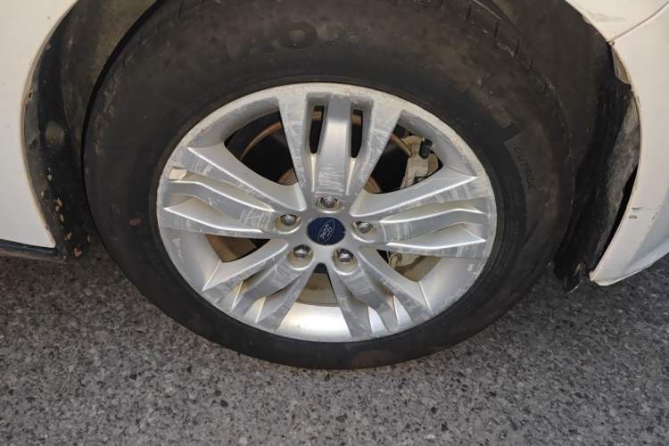 Used Ford Focus 2012 Hatchback 1.6L Automatic Comfort Model Right Front Wheel Hub