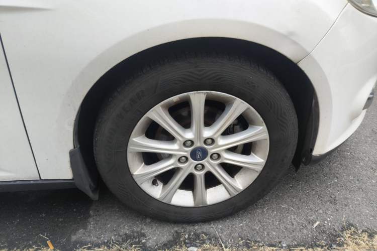 Used Ford Focus 2012 Sedan 2.0L Automatic Flagship Model Right Front Wheel Hub