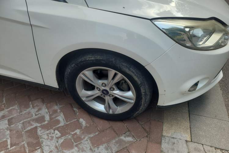 Used Ford Focus 2012 Hatchback 1.6L Automatic Fashion Edition Right Front Wheel Hub
