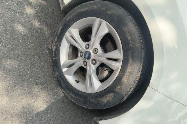 Used Ford Focus 2012 Hatchback 1.6L Manual Fashion Edition Right Front Wheel Hub