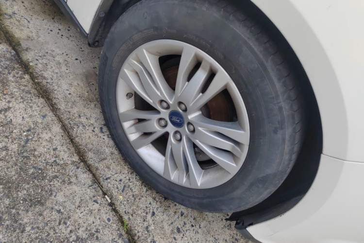 Used Ford Focus 2012 Hatchback 1.6L Manual Comfort Model Right Front Wheel Hub