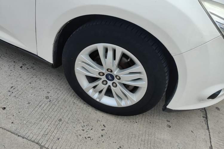 Used Ford Focus 2012 Hatchback 1.6L Automatic Comfort Model Right Front Wheel Hub