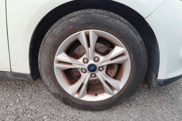 Used Ford Focus 2012 Hatchback 1.6L Automatic Fashion Edition Right Front Wheel Hub