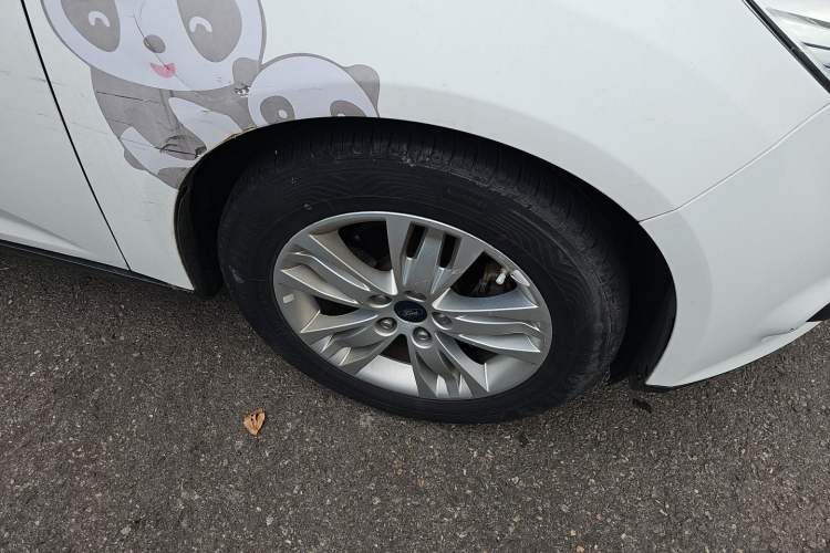 Used Ford Focus 2012 Hatchback 1.6L Manual Comfort Model Right Front Wheel Hub