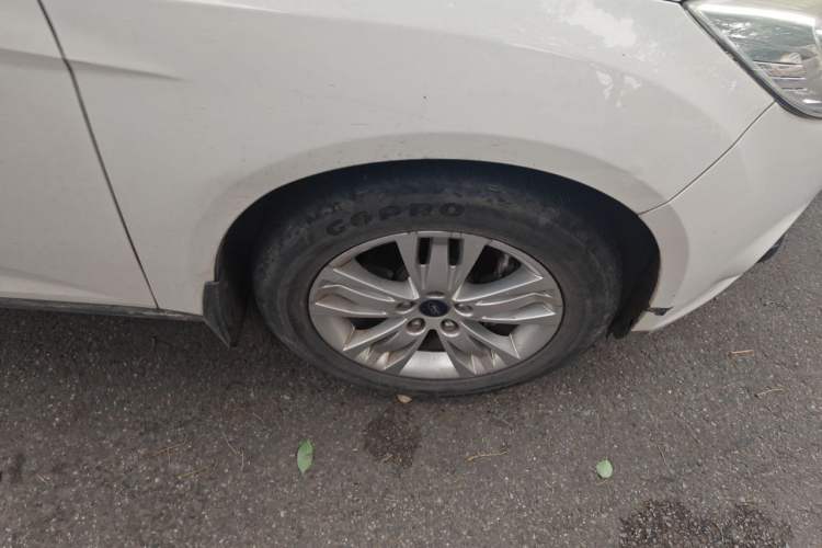 Used Ford Focus 2012 Sedan 1.6L Manual Comfort Model Right Front Wheel Hub