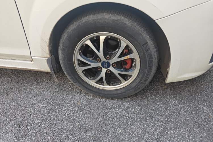 Used Ford Focus 2012 Hatchback Classic 1.8L Automatic Base Model Right Front Wheel Hub