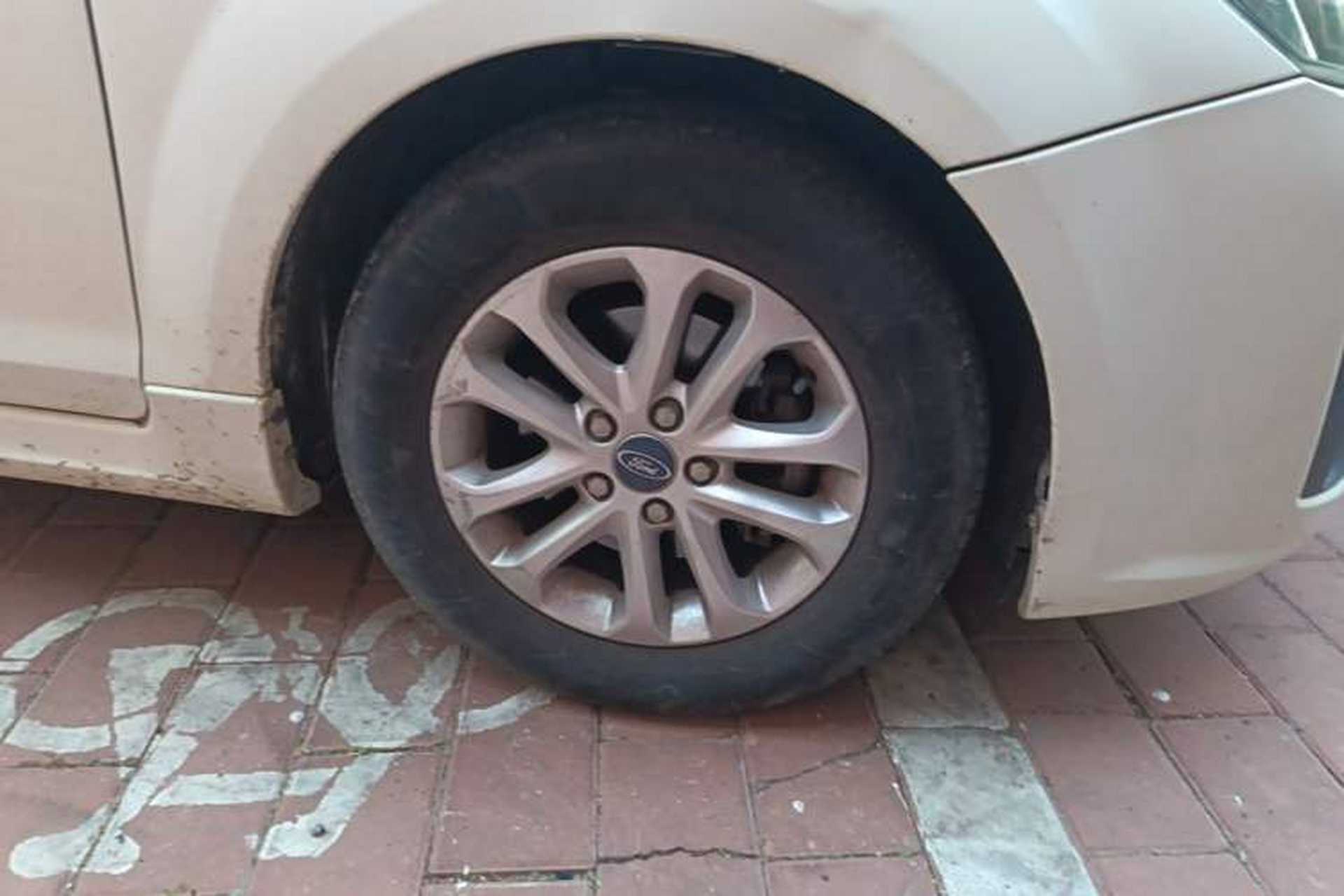 Used Ford Focus 2012 Hatchback Classic 1.8L Automatic Fashion Edition Right Front Wheel Hub