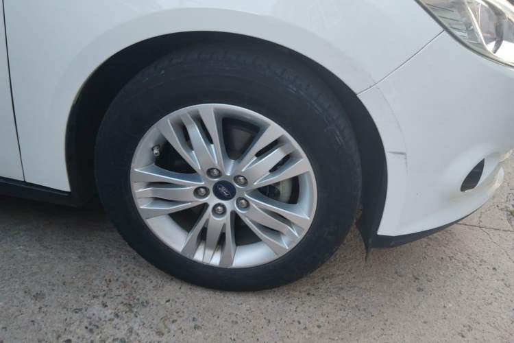 Used Ford Focus 2012 Hatchback 1.6L Automatic Comfort Model Right Front Wheel Hub