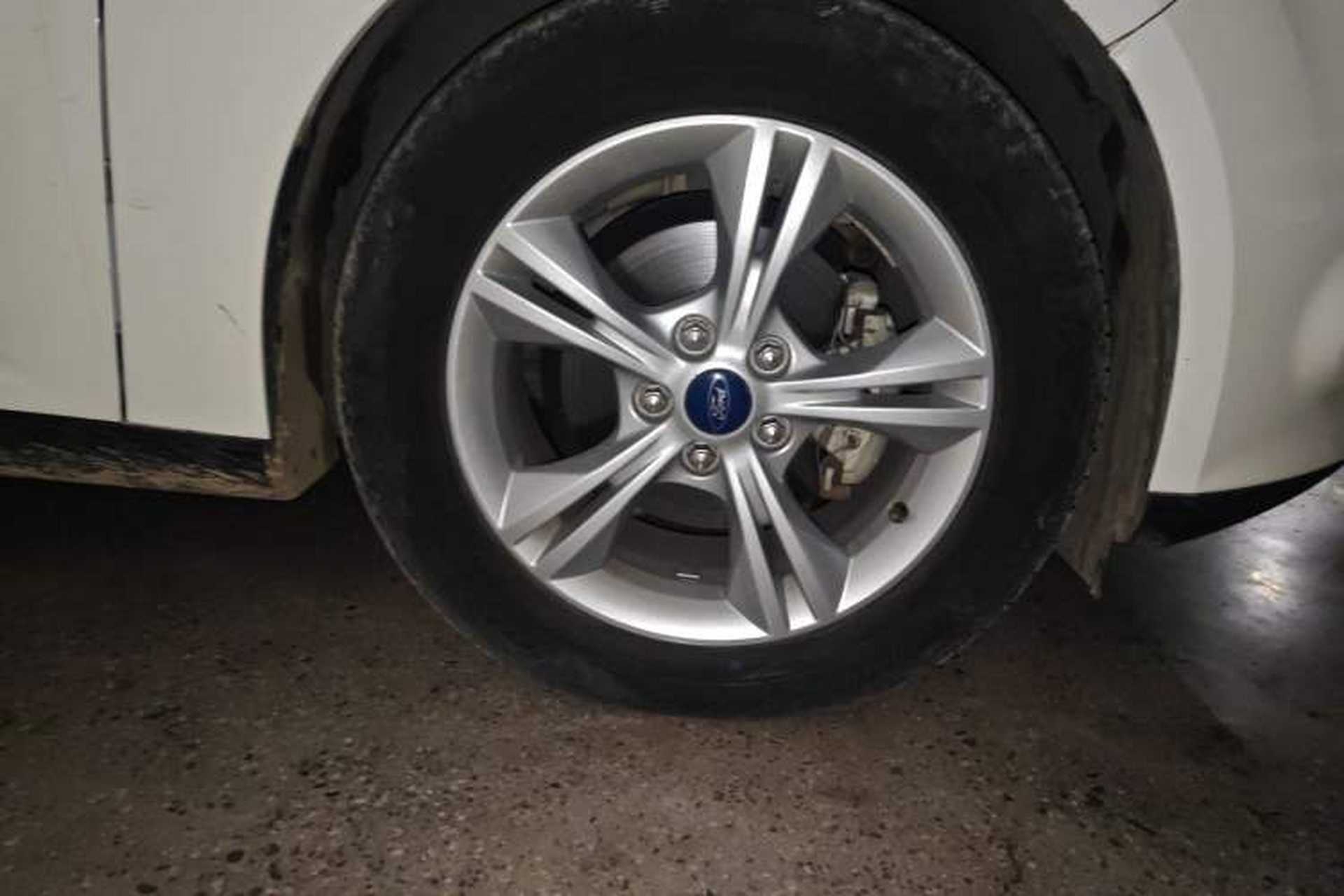 Used Ford Focus 2012 Sedan 1.6L Automatic Fashion Edition Right Front Wheel Hub
