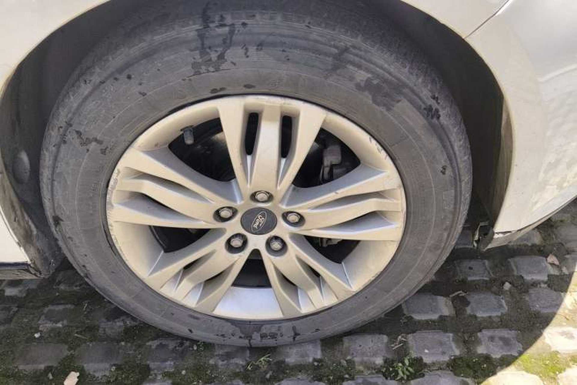 Used Ford Focus 2012 Sedan 1.6L Automatic Comfort Model Right Front Wheel Hub