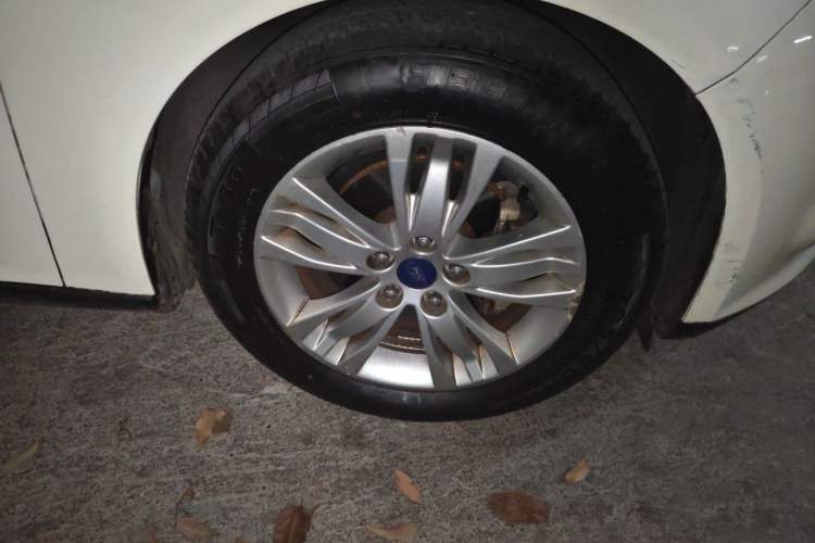 Used Ford Focus 2012 Hatchback 1.6L Manual Comfort Model Right Front Wheel Hub