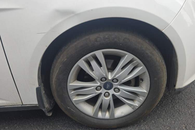 Used Ford Focus 2012 Hatchback 1.6L Automatic Comfort Model Right Front Wheel Hub