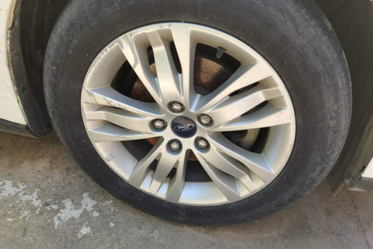 Used Ford Focus 2012 Sedan 1.6L Automatic Comfort Model Right Front Wheel Hub