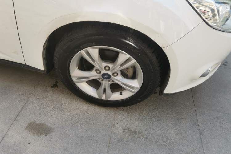 Used Ford Focus 2012 Hatchback 1.6L Automatic Fashion Edition Right Front Wheel Hub