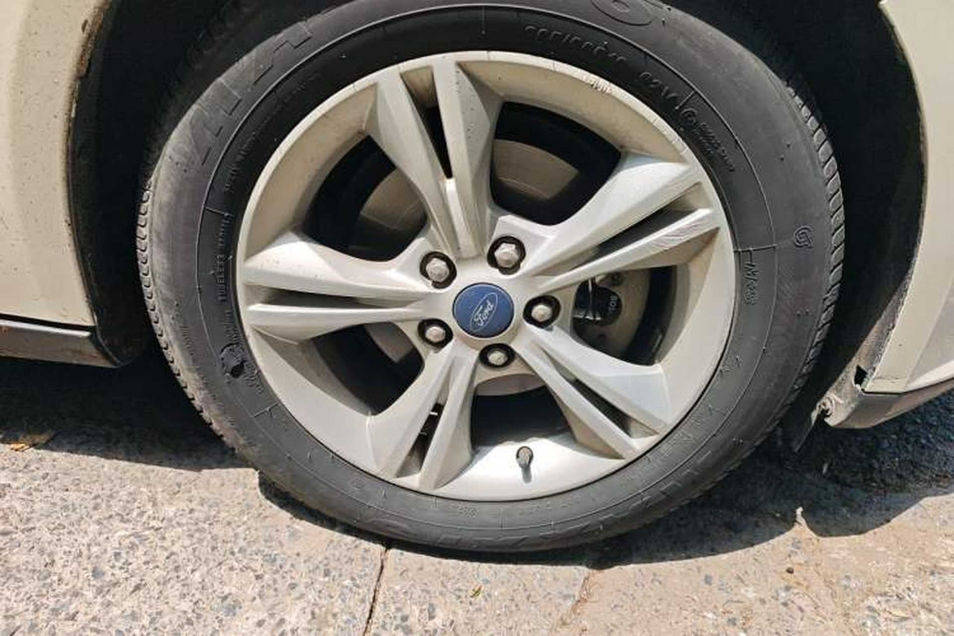 Used Ford Focus 2012 Sedan 1.6L Automatic Fashion Edition Right Front Wheel Hub
