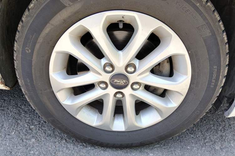 Used Ford Focus 2012 Hatchback Classic 1.8L Automatic Base Model Right Front Wheel Hub