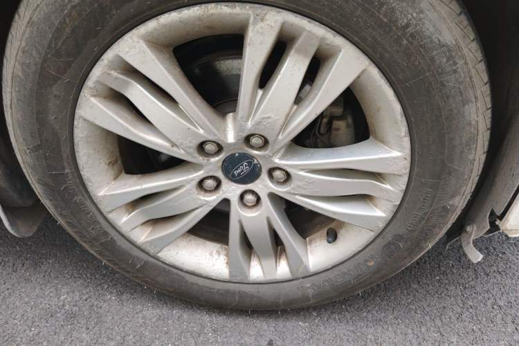 Used Ford Focus 2012 Hatchback 1.6L Automatic Comfort Model Right Front Wheel Hub