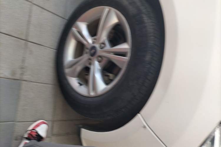 Used Ford Focus 2012 Sedan 1.6L Automatic Fashion Edition Right Front Wheel Hub