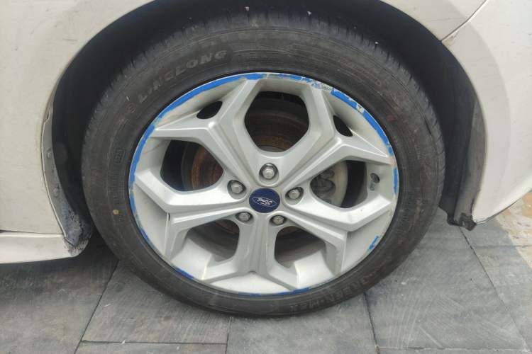 Used Ford Focus 2012 Hatchback 2.0L Manual Luxury Sport Model Right Front Wheel Hub