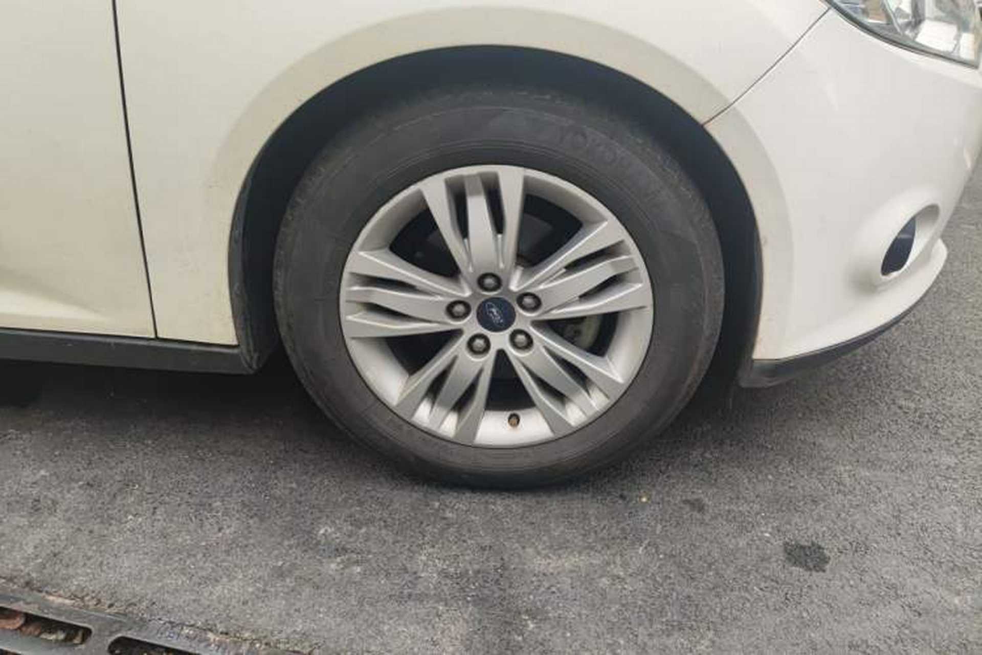 Used Ford Focus 2012 Hatchback 1.6L Automatic Comfort Model Right Front Wheel Hub