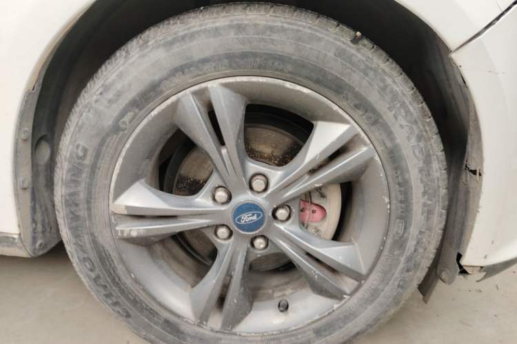Used Ford Focus 2012 Sedan 1.6L Automatic Fashion Edition Right Front Wheel Hub