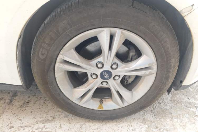 Used Ford Focus 2012 Hatchback 1.6L Automatic Fashion Edition Right Front Wheel Hub